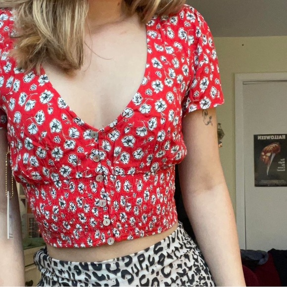 Forever 21 Floral T-Shirt - Picture 2 of 3